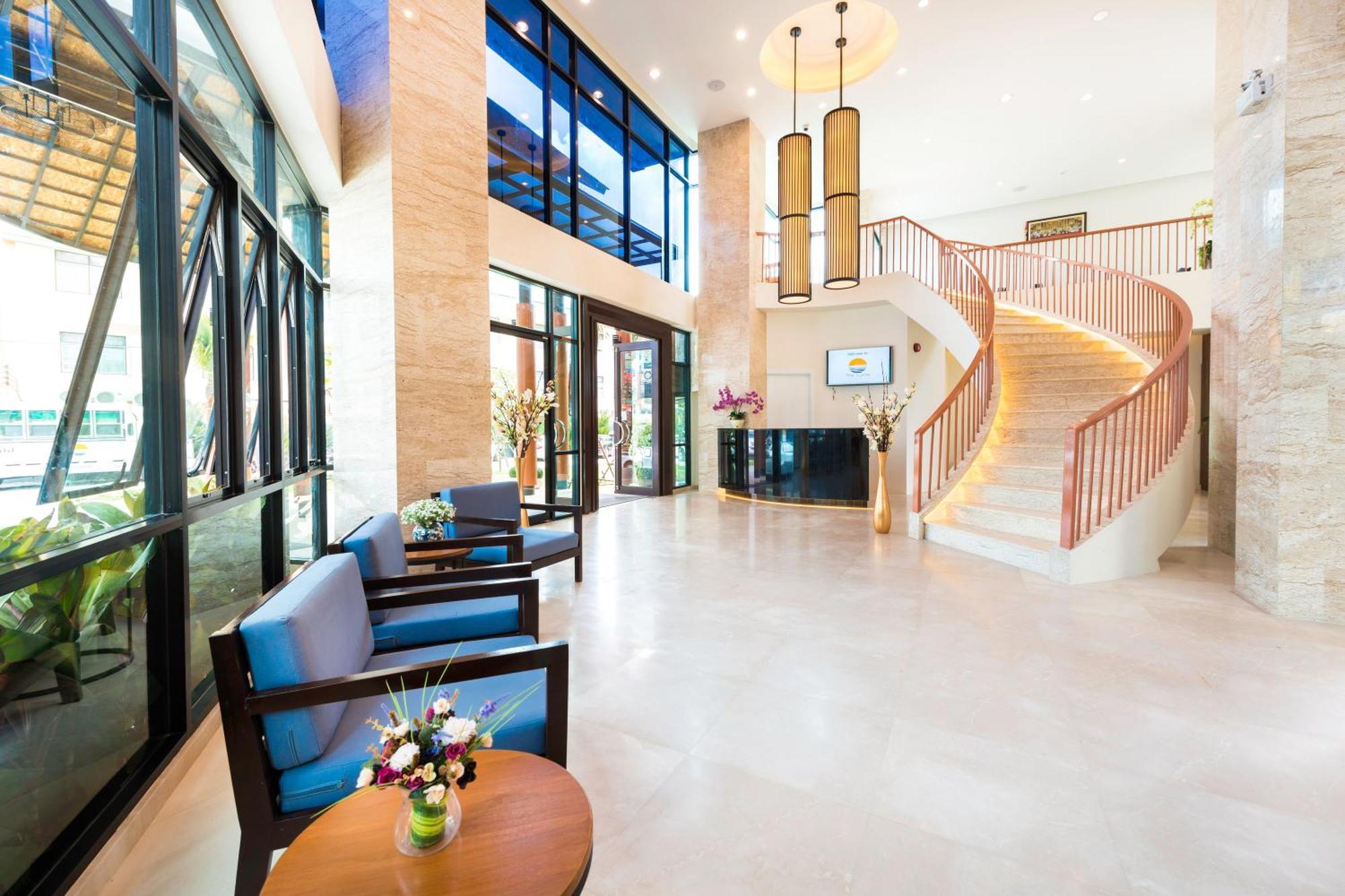 The Lunar Patong Phuket Exterior photo