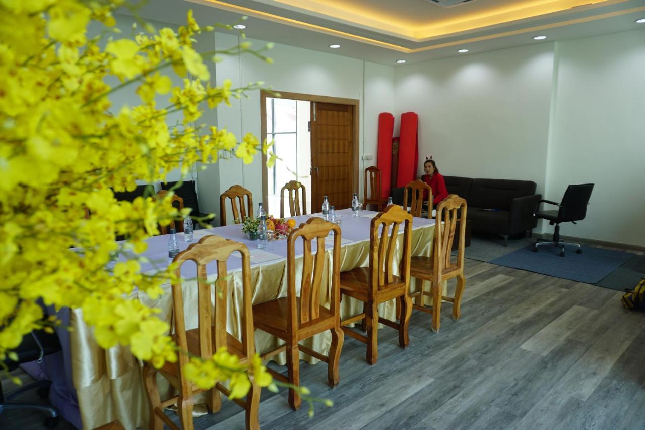 The Lunar Patong Phuket Exterior photo