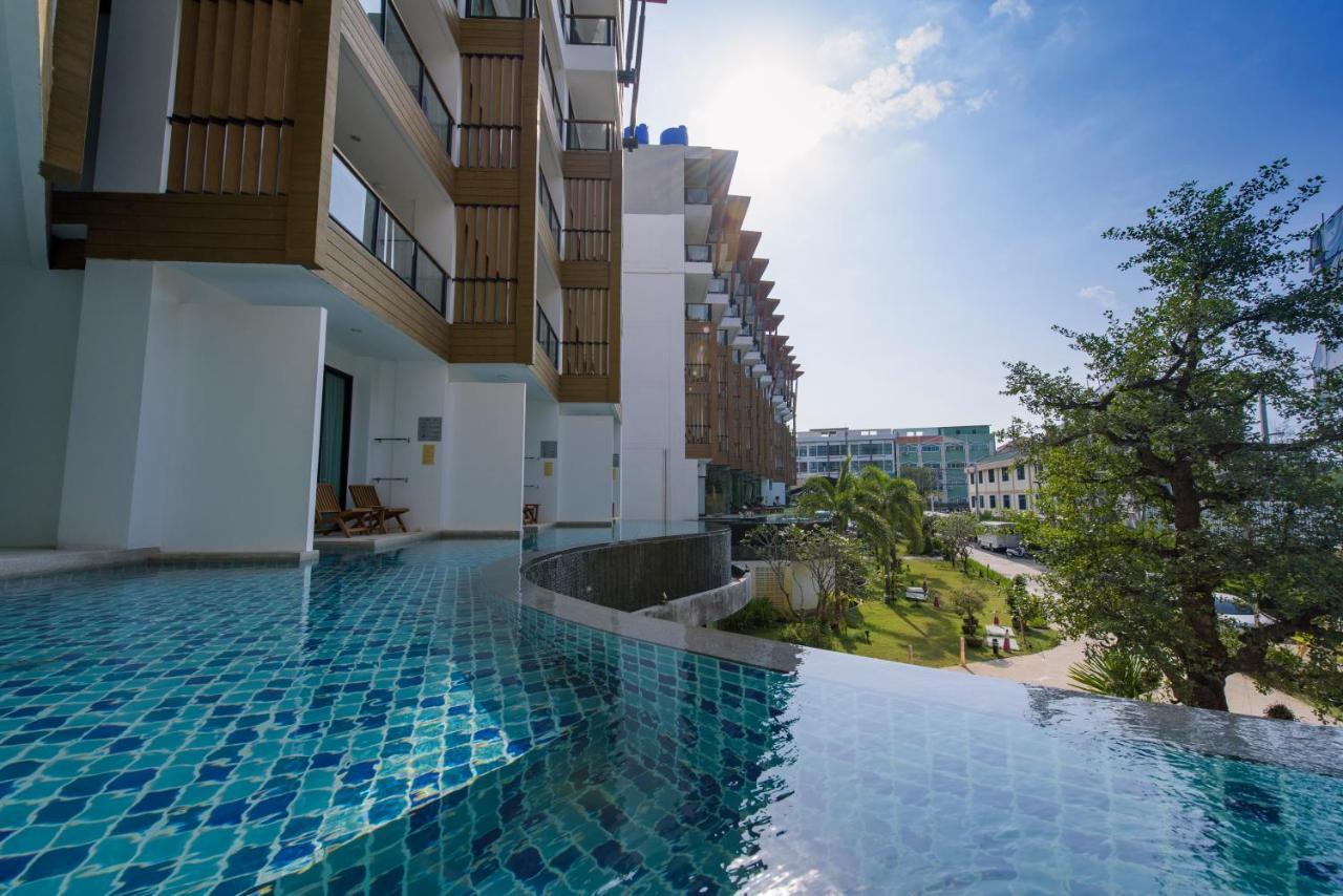 The Lunar Patong Phuket Exterior photo